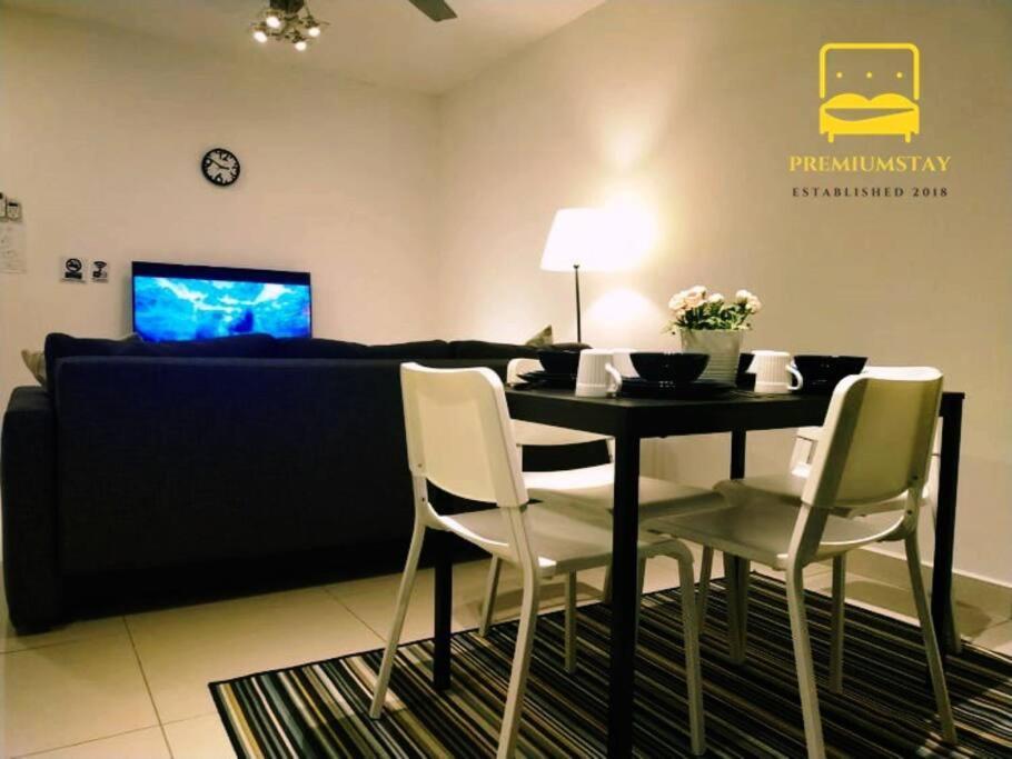 H2O Retreat Studio Home 5Min To Lrt By Premium Stay Петалинг Джая Екстериор снимка
